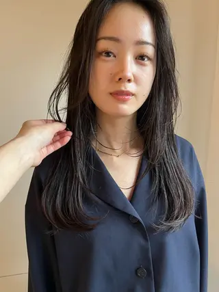 ロング カラー nishi fuyumiのヘアスタイル