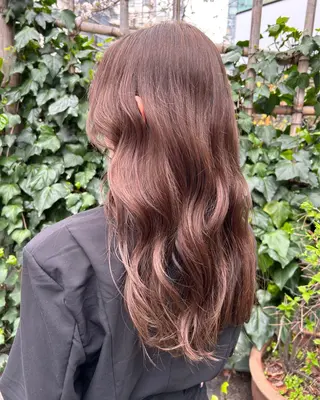 ロング カラー コテ巻き風パーマ🫧 韓国パーマ反町海大のヘアスタイル