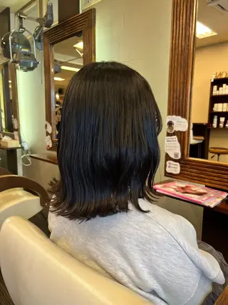 ミディアム 西形 梨瑚のヘアスタイル