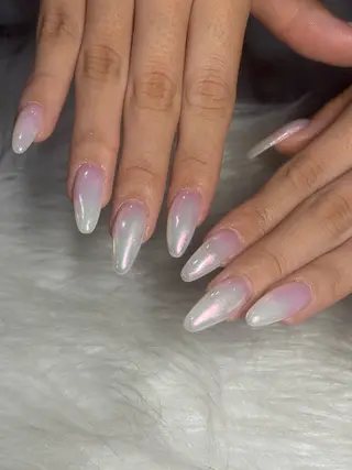 ネイル LAVISH 大和店 emi・:*+のネイルデザイン
