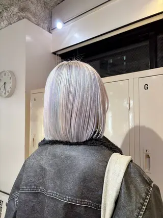 ミディアム カラー 🧤高明度ハイトーン 🧤莉音のヘアスタイル