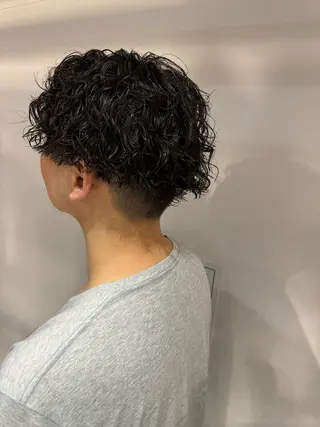 ミディアム パーマ メンズ 似合う髪型見つけます AYAKAのヘアスタイル
