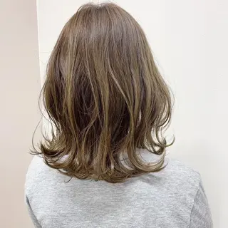 ミディアム 石井 静のヘアスタイル