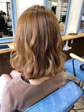 ミディアム 桃木 杏奈のヘアスタイル