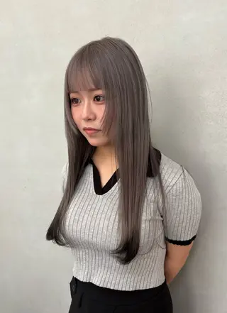ロング カラー オノ テンタのヘアスタイル