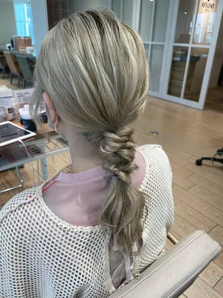ヘアアレンジ ななほ⌇レイヤー カット⌇透明感カラーのヘアスタイル