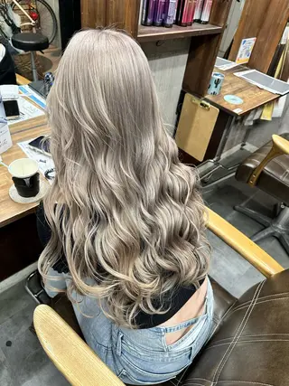ロング 難波ブリーチカラー 伊藤洋輝のヘアスタイル