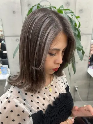 ミディアム 佐藤 まいらのヘアスタイル