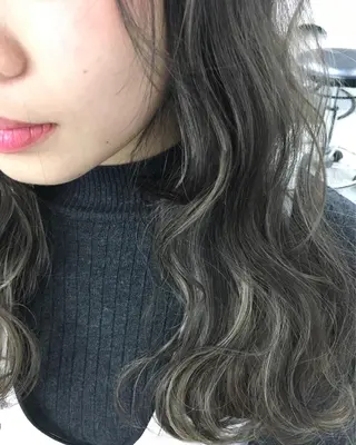 セミロング カラー 髪質改善 中川 翔のヘアスタイル