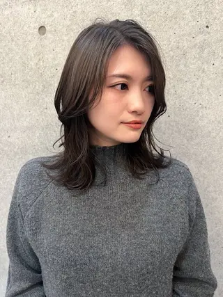ミディアム 宮田 凪沙のヘアスタイル