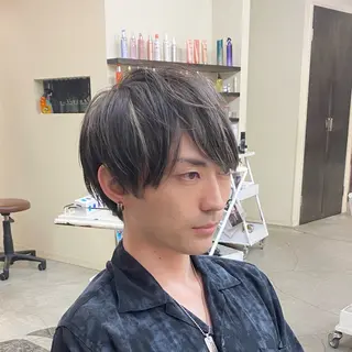 ショート カラー ウチダ ユウヤのヘアスタイル