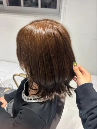 ミディアム カラー 大岡 芽依のヘアスタイル