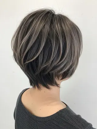 ショート カラー 浅香山✨美髪✨ やまもとあきこのヘアスタイル