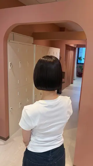 ショート カラー 聖菜/ hina /レイヤー/艶カラーのヘアスタイル