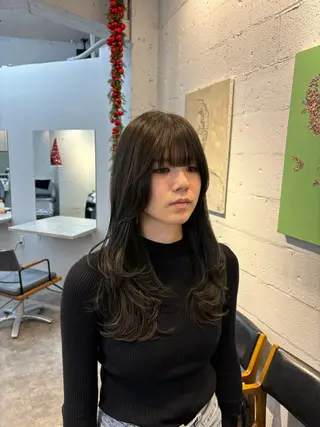 セミロング 久貝 莉子のヘアスタイル