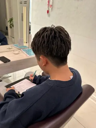 ショート カラー メンズ 似合わせレイヤー 海外風レイヤーmioのヘアスタイル