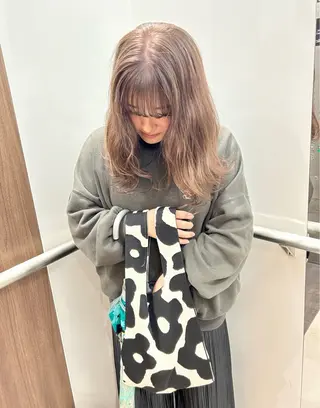 セミロング カラー パーマ ヘアアレンジ デザインカラー/ボブ ブリーチカラー/ユリのヘアスタイル