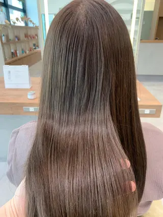 カラー 近 紗理奈のヘアスタイル