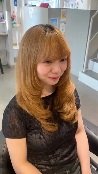 ロング APREKO 葵のヘアスタイル