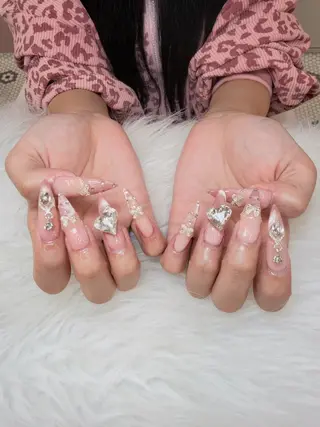 ネイル ANH ゴテゴテ ネイルスタジオのネイルデザイン