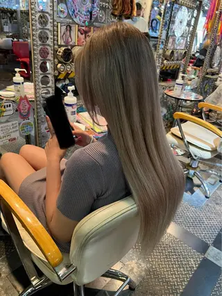 ミディアム KOYA コヤのヘアスタイル