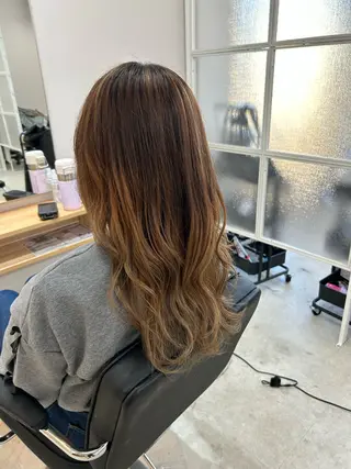 ロング カラー VIE.ORNER 土気🍀小岩井樹のヘアスタイル