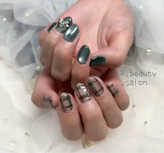 ネイル R.beauty サロンのネイルデザイン