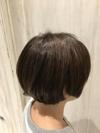 ショート カラー 土屋 ゆうこのヘアスタイル