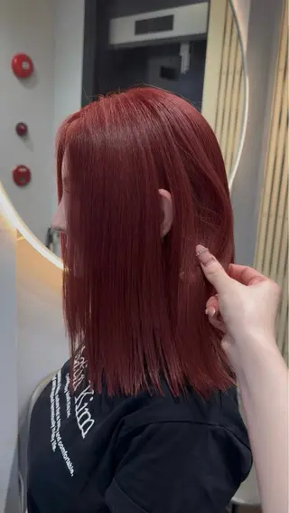カラー aina 🤍のヘアスタイル