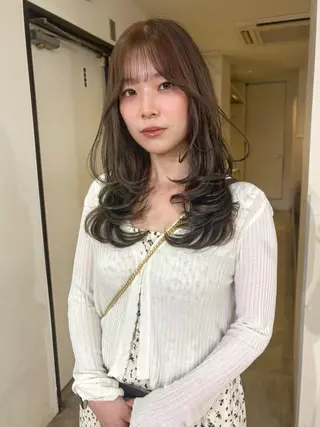 セミロング カラー mizuki/ピンク ベージュ.レイヤーのヘアスタイル