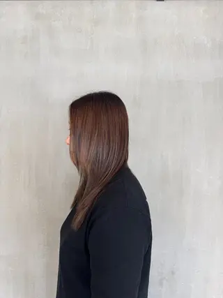 カラー 岡田 渚のヘアスタイル