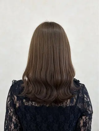 セミロング カラー 倉澤 愛理のヘアスタイル