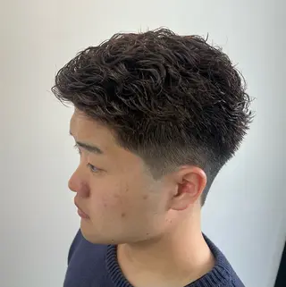 パーマ メンズ ダブルカラー寒色系 ボリューム改善ハヤトのヘアスタイル