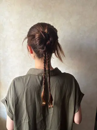 ヘアアレンジ 関 明日花のヘアスタイル
