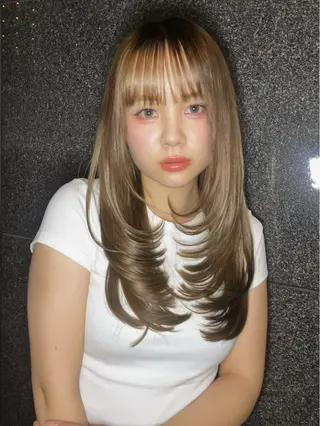 ロング YOLO/ HANAのヘアスタイル