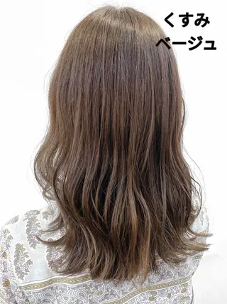 セミロング カラー 小町 奈美のヘアスタイル