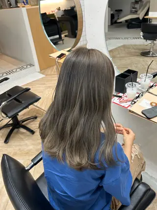 カラー Snug,Hair 愛美海(あみか)のヘアスタイル