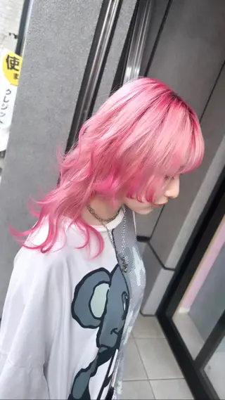 セミロング カラー ブリーチ特化🌈 MANATOのヘアスタイル