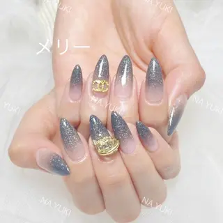ネイル 🦋 Queenieのネイルデザイン