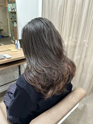 セミロング TELA HAIR 副代表RIKUのヘアスタイル