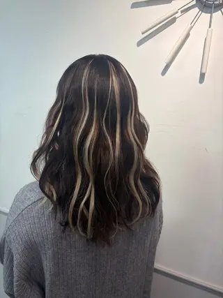 セミロング デザインカラー🌈 メイク💄ヒカリ🌟のヘアスタイル
