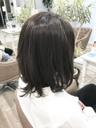 セミロング 大澤 唯のヘアスタイル