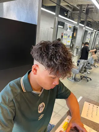 パーマ メンズ 岡本 悠聖のヘアスタイル