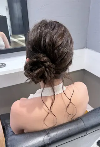 ヘアアレンジ 寒色ハイトーン GiseL AIRIのヘアスタイル