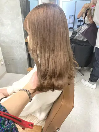 ミディアム カラー ヘアアレンジ 🌷FUKA🌷 まろやかハイトーンのヘアスタイル