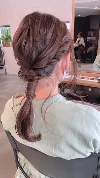セミロング ヘアアレンジ 石木 美緒奈のヘアスタイル