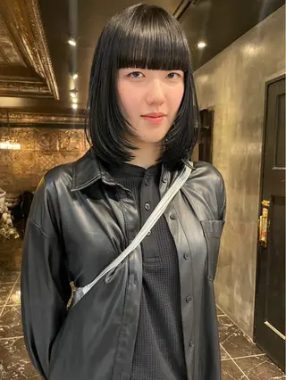 ミディアム カラー くびれレイヤー/艶 カラー　MADOKAのヘアスタイル
