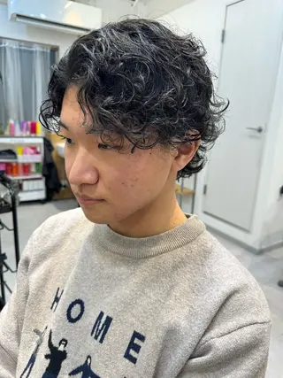 ミディアム パーマ メンズ 似合う髪型見つけます AYAKAのヘアスタイル
