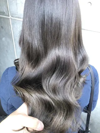 セミロング レイヤーカット 小山 悠のヘアスタイル