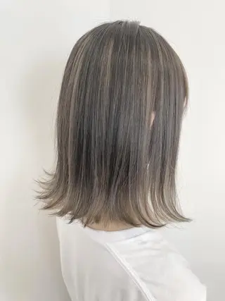 カラー あやか 白髪ぼかしハイライトのヘアスタイル